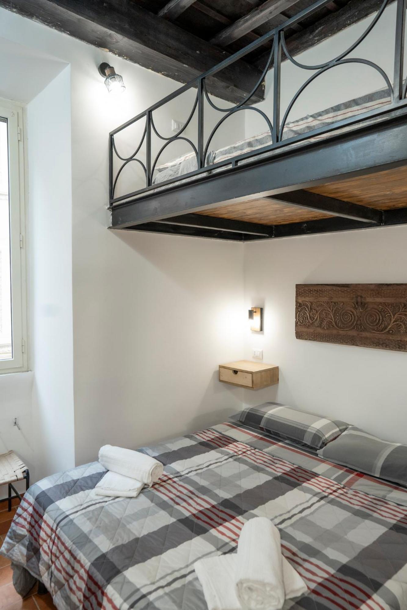 Home Domus Capocci - Rione Monti โรม ภายนอก รูปภาพ