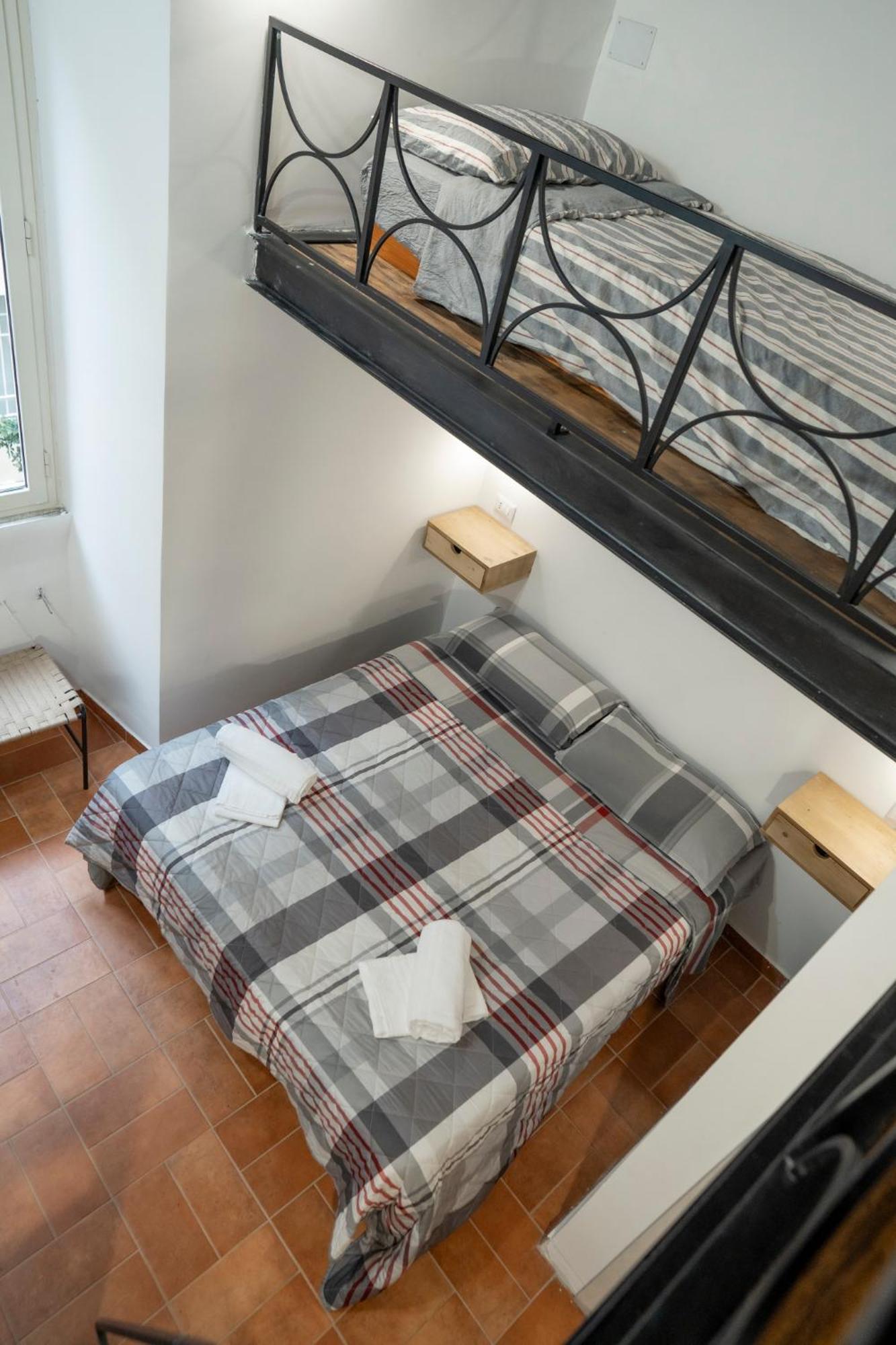 Home Domus Capocci - Rione Monti โรม ภายนอก รูปภาพ