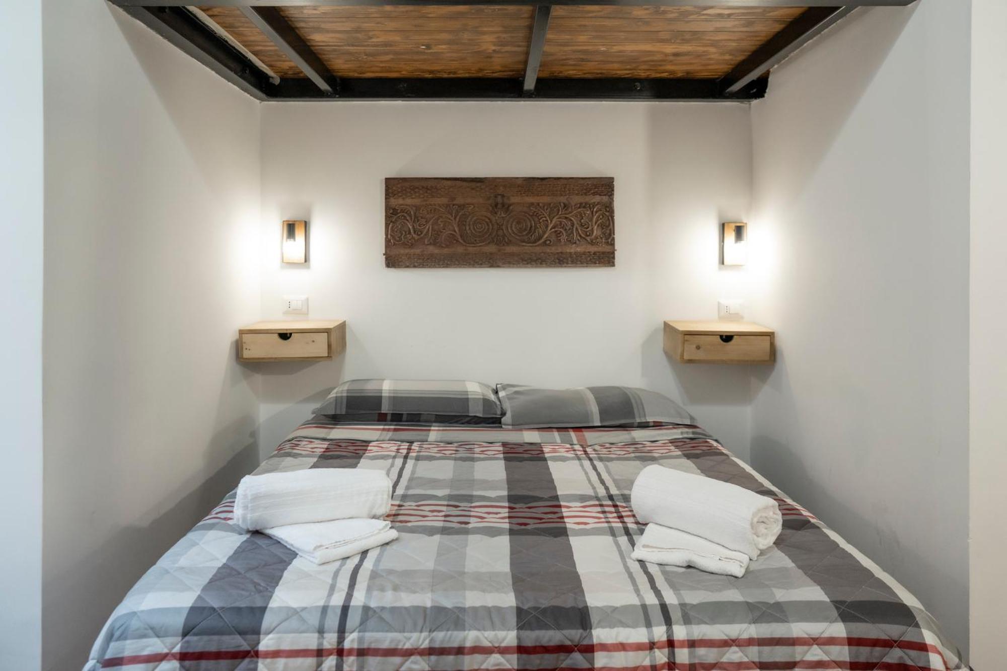 Home Domus Capocci - Rione Monti โรม ภายนอก รูปภาพ