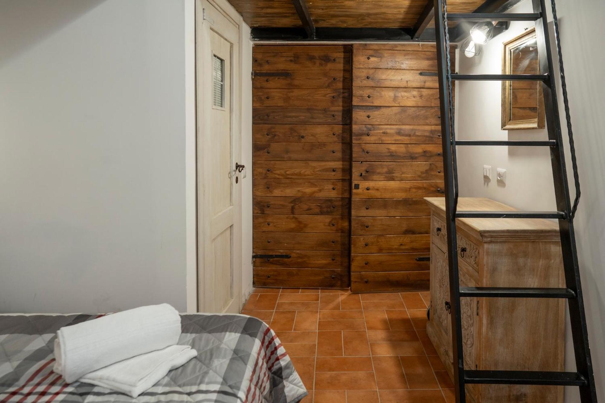 Home Domus Capocci - Rione Monti โรม ภายนอก รูปภาพ