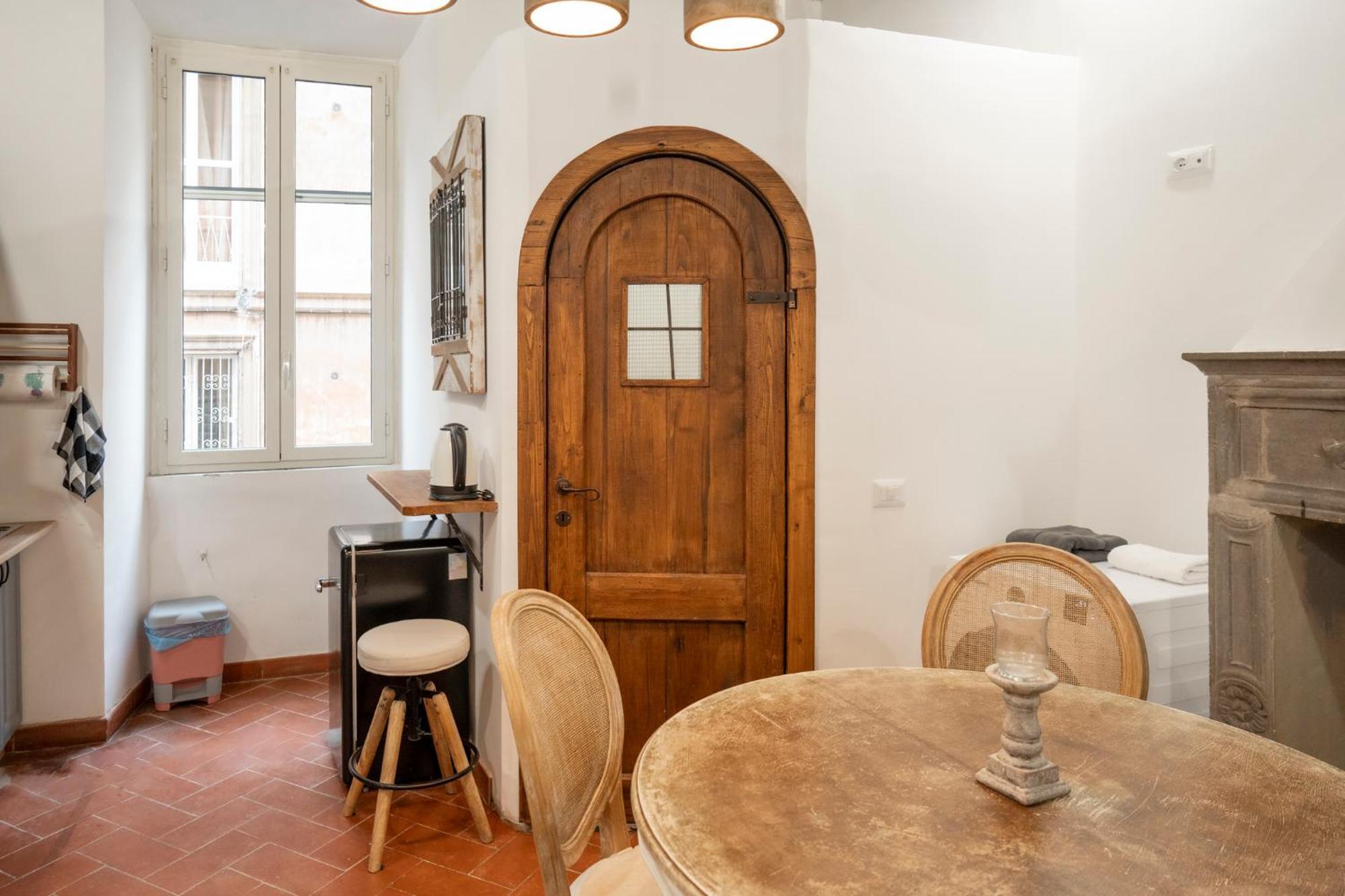 Home Domus Capocci - Rione Monti โรม ภายนอก รูปภาพ