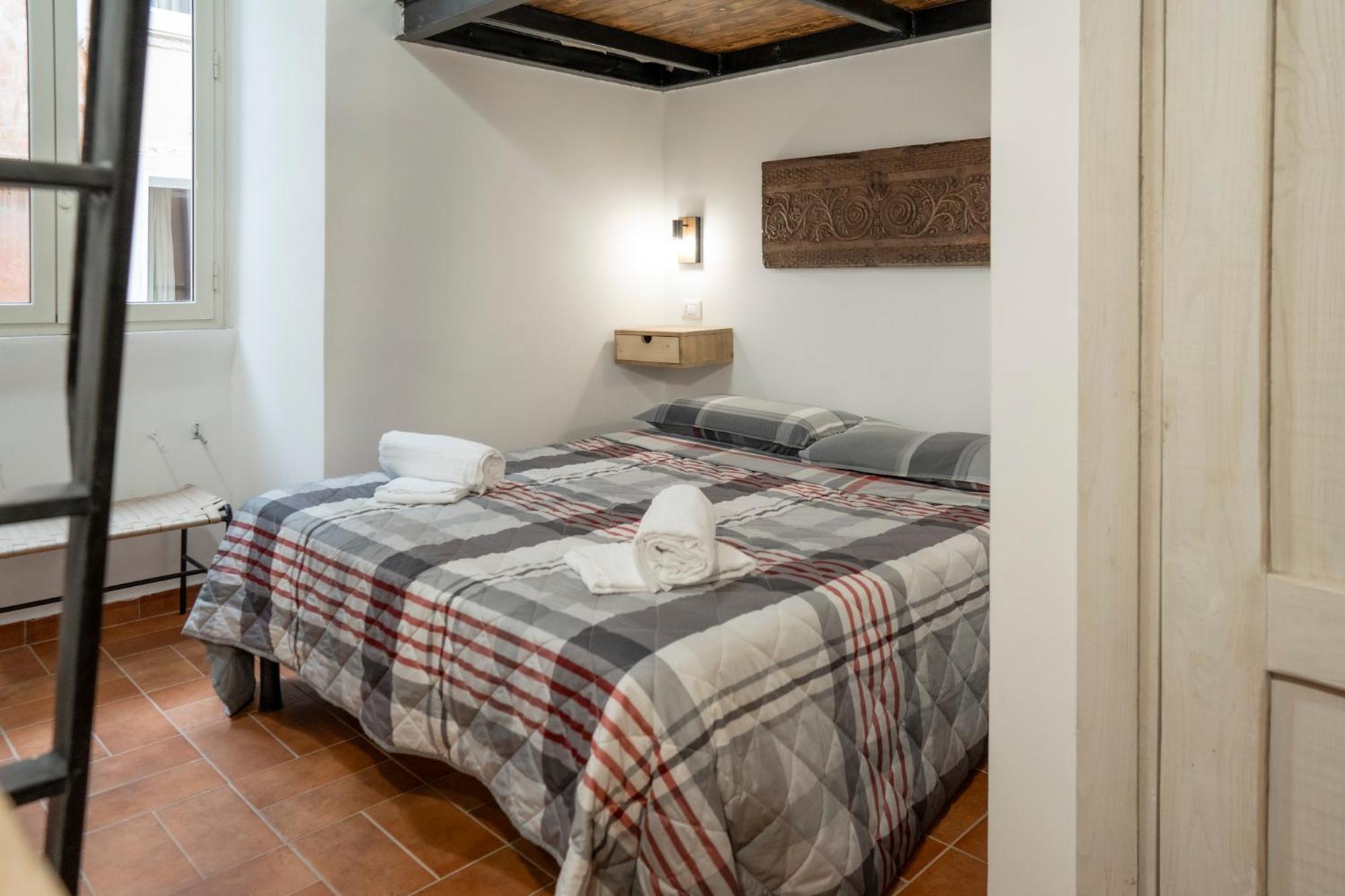 Home Domus Capocci - Rione Monti โรม ภายนอก รูปภาพ