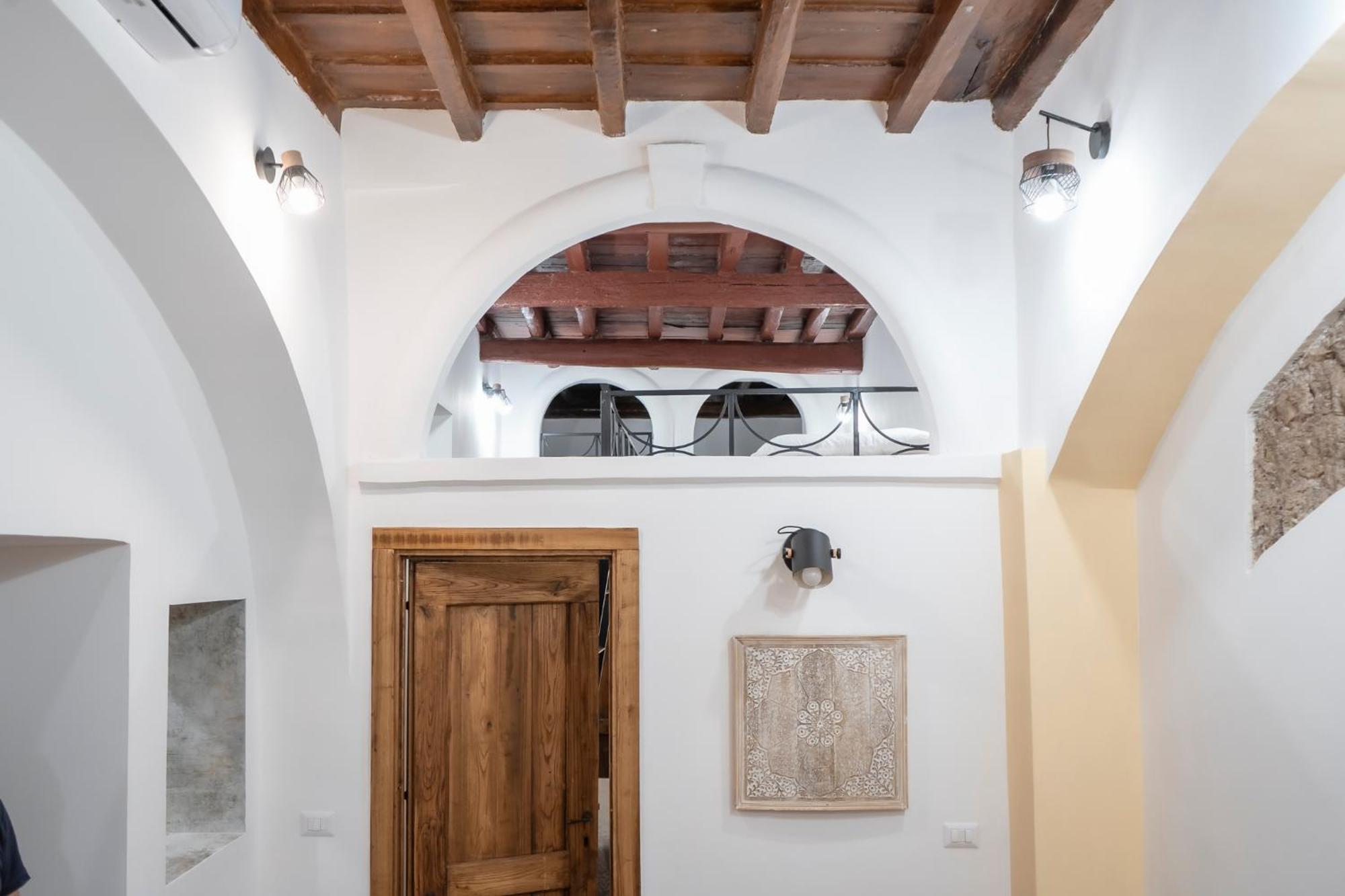 Home Domus Capocci - Rione Monti โรม ภายนอก รูปภาพ